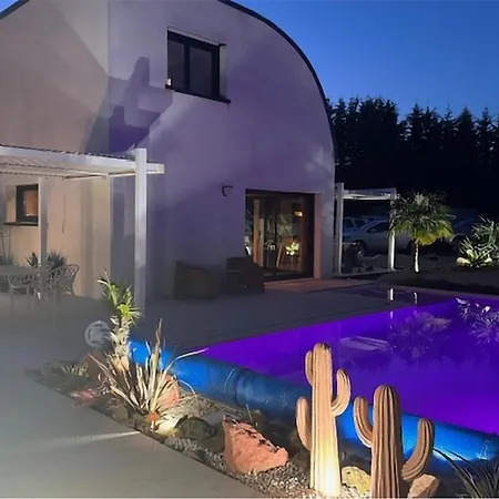 別荘 Modern With Private Pool *