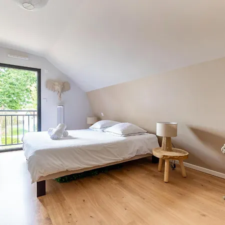 Modern With Private Pool *