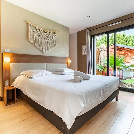 펜션 Modern With Private Pool *