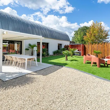 Modern With Private Pool