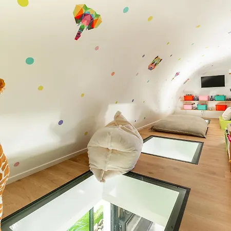 Modern With Private Pool 펜션