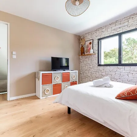 Modern With Private Pool 펜션 *