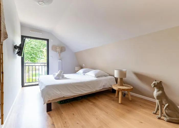 Modern With Private Pool *