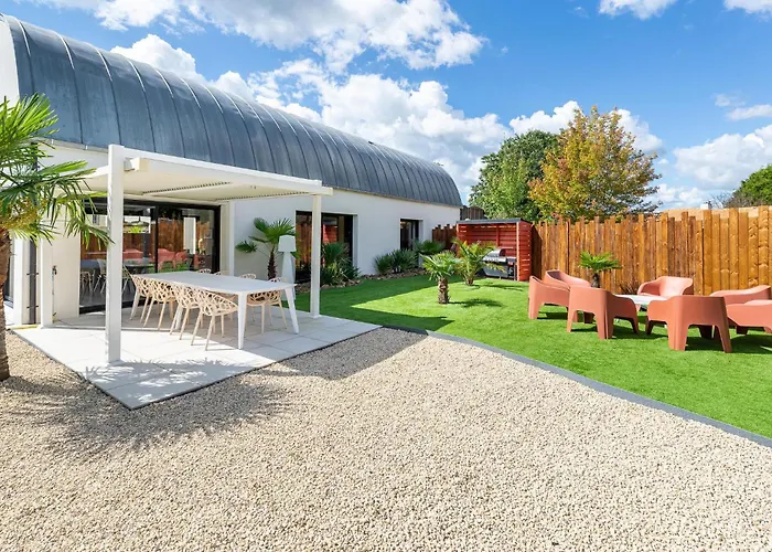 Modern With Private Pool