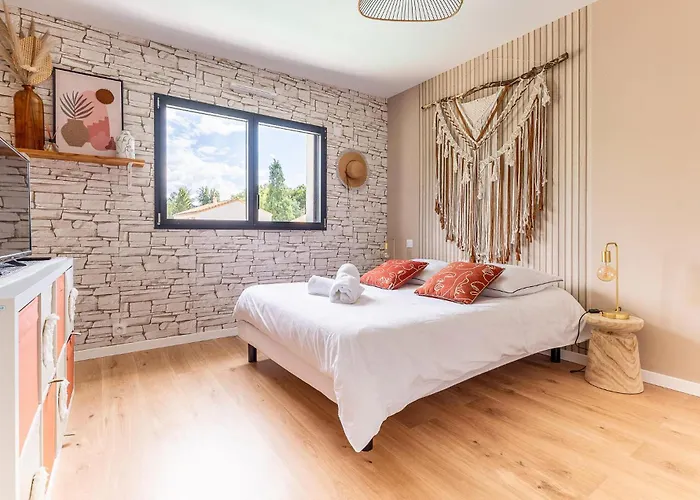 Modern With Private Pool *