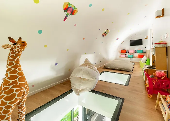 Modern With Private Pool Casa de Férias